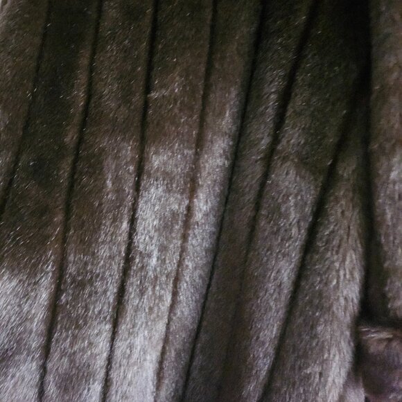 Dennis Basso Styish Faux Fur Mid Lenght Woman Coat Size 2X - Picture 7 of 7